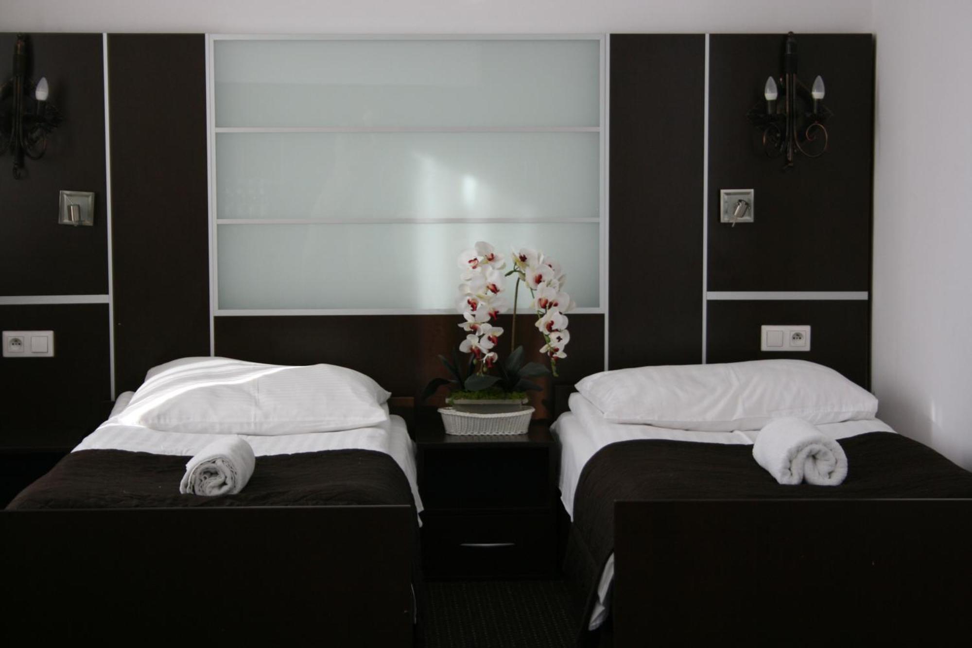 קרקוב Hotel Junior 2 מראה חיצוני תמונה
