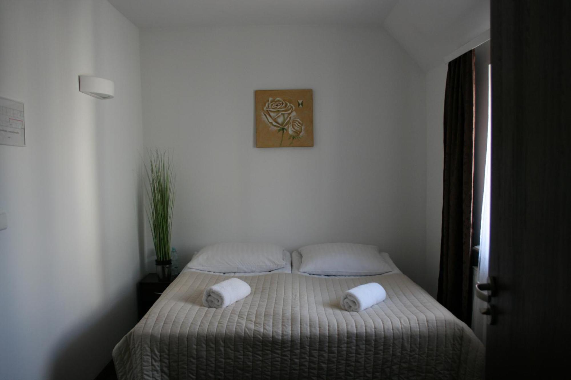 קרקוב Hotel Junior 2 מראה חיצוני תמונה