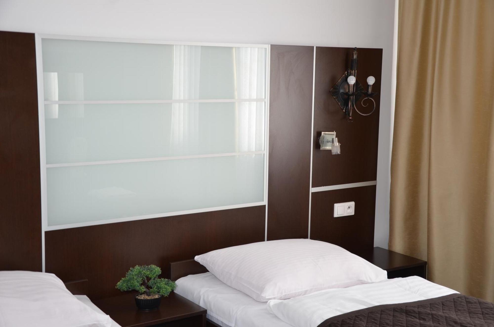 קרקוב Hotel Junior 2 מראה חיצוני תמונה
