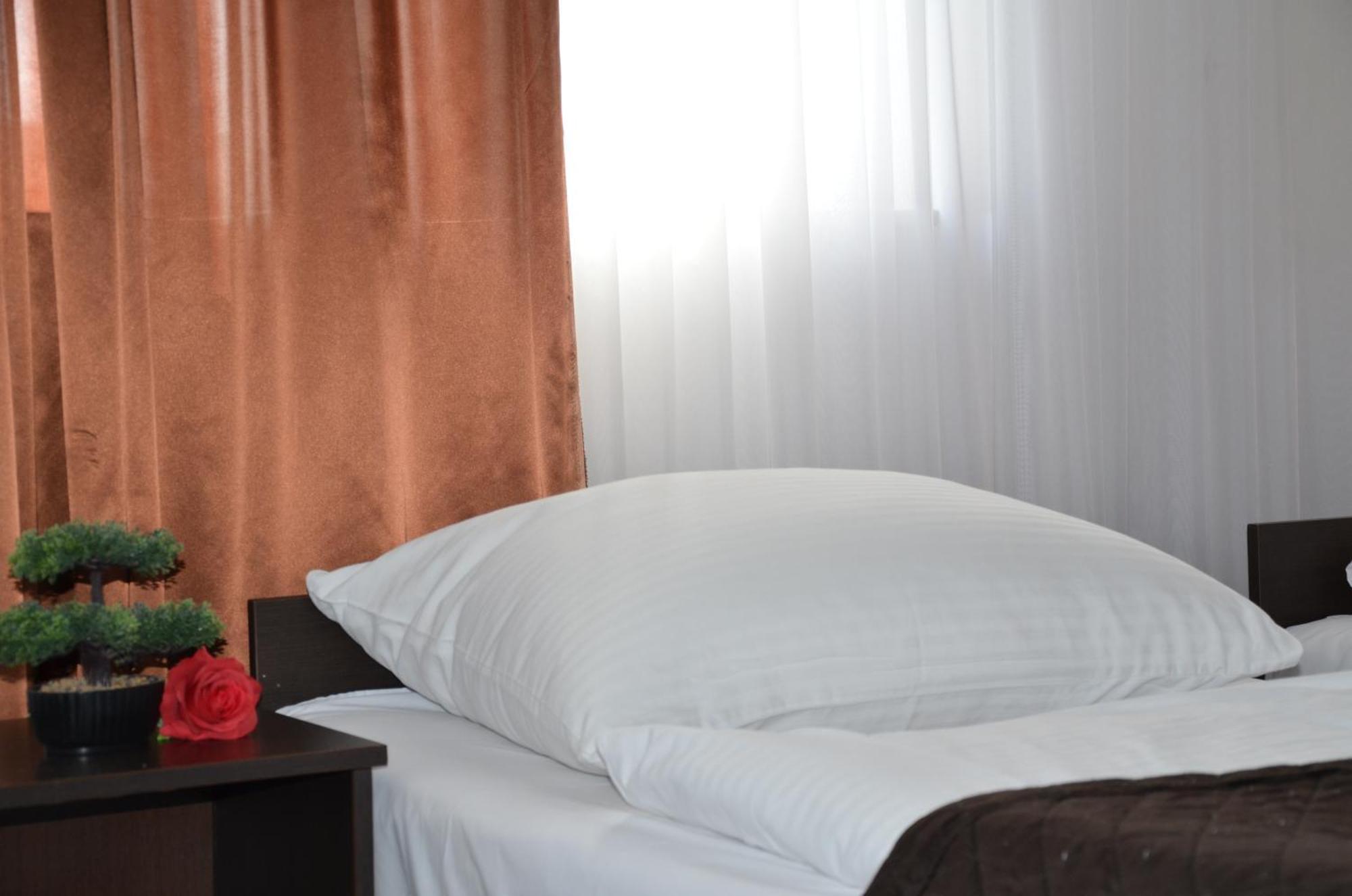 קרקוב Hotel Junior 2 מראה חיצוני תמונה